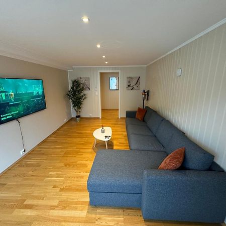 Charming 3-Bedroom Apartment In The Heart Of Кристиансунн Экстерьер фото