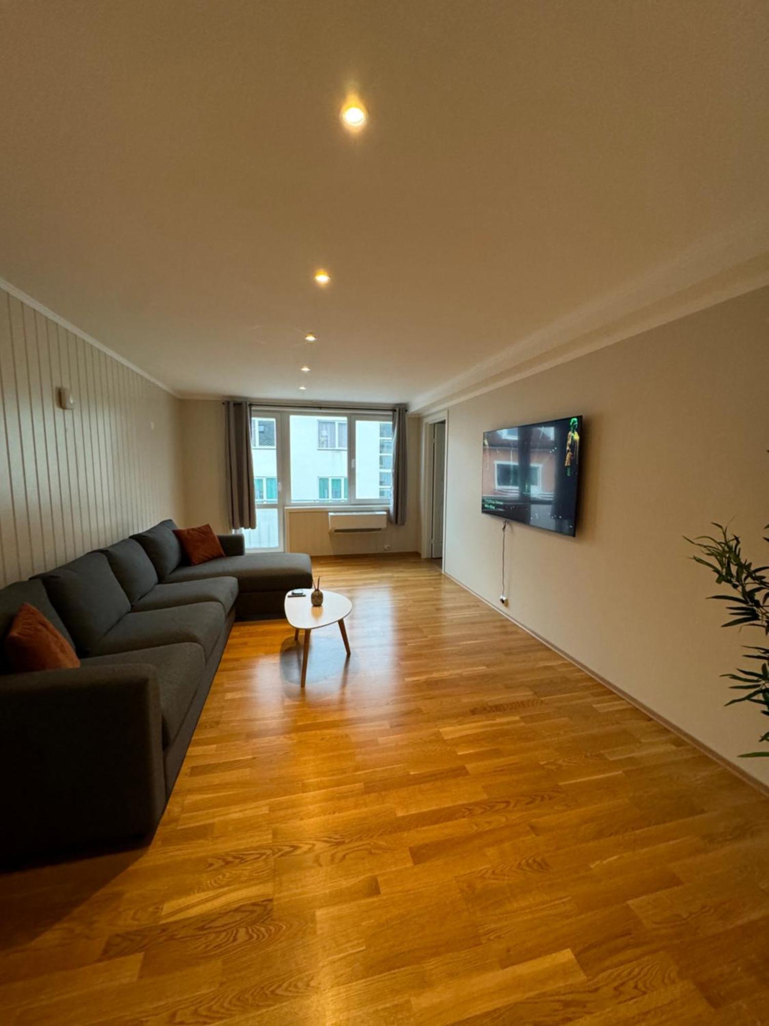 Charming 3-Bedroom Apartment In The Heart Of Кристиансунн Экстерьер фото