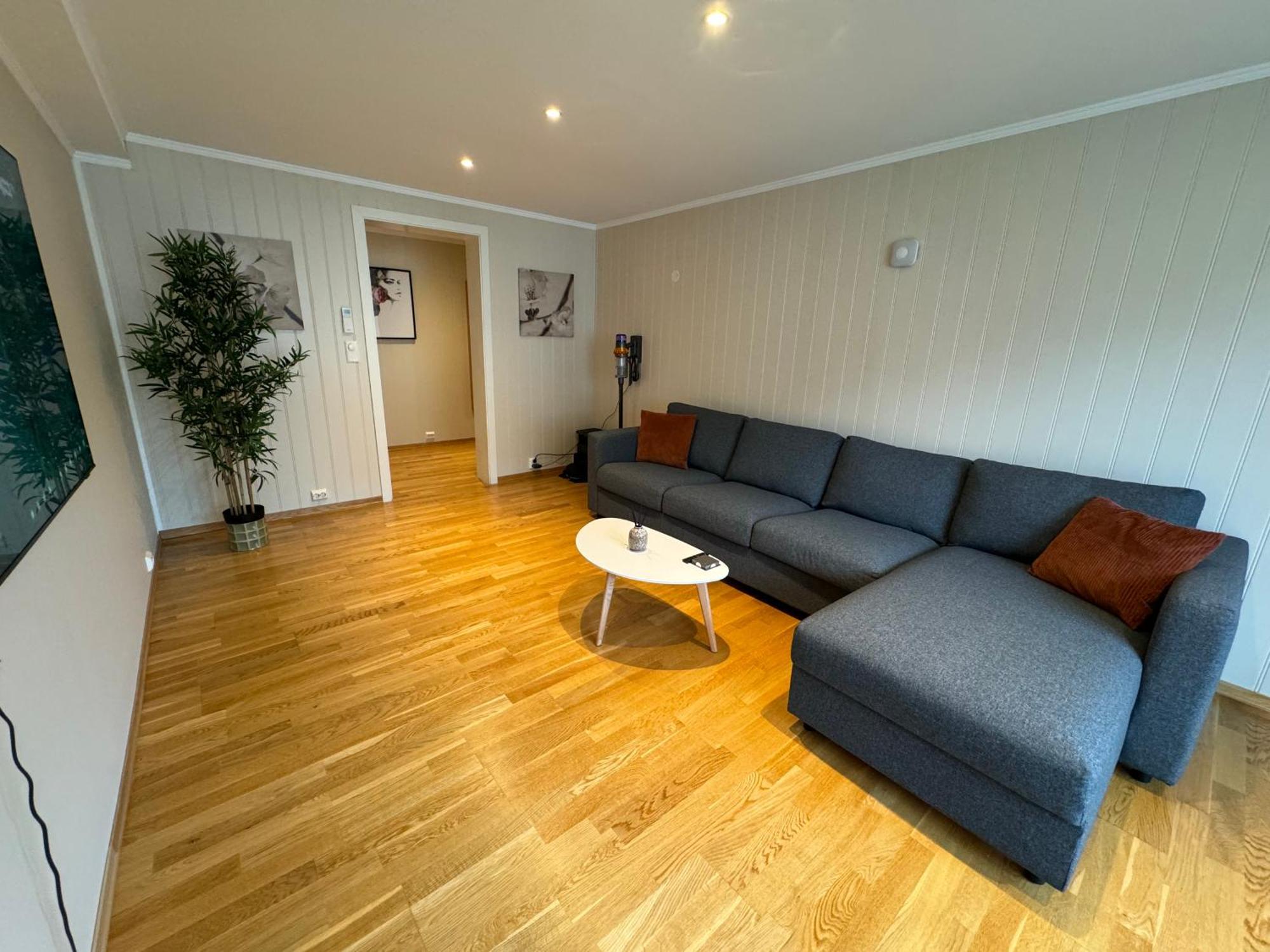 Charming 3-Bedroom Apartment In The Heart Of Кристиансунн Экстерьер фото