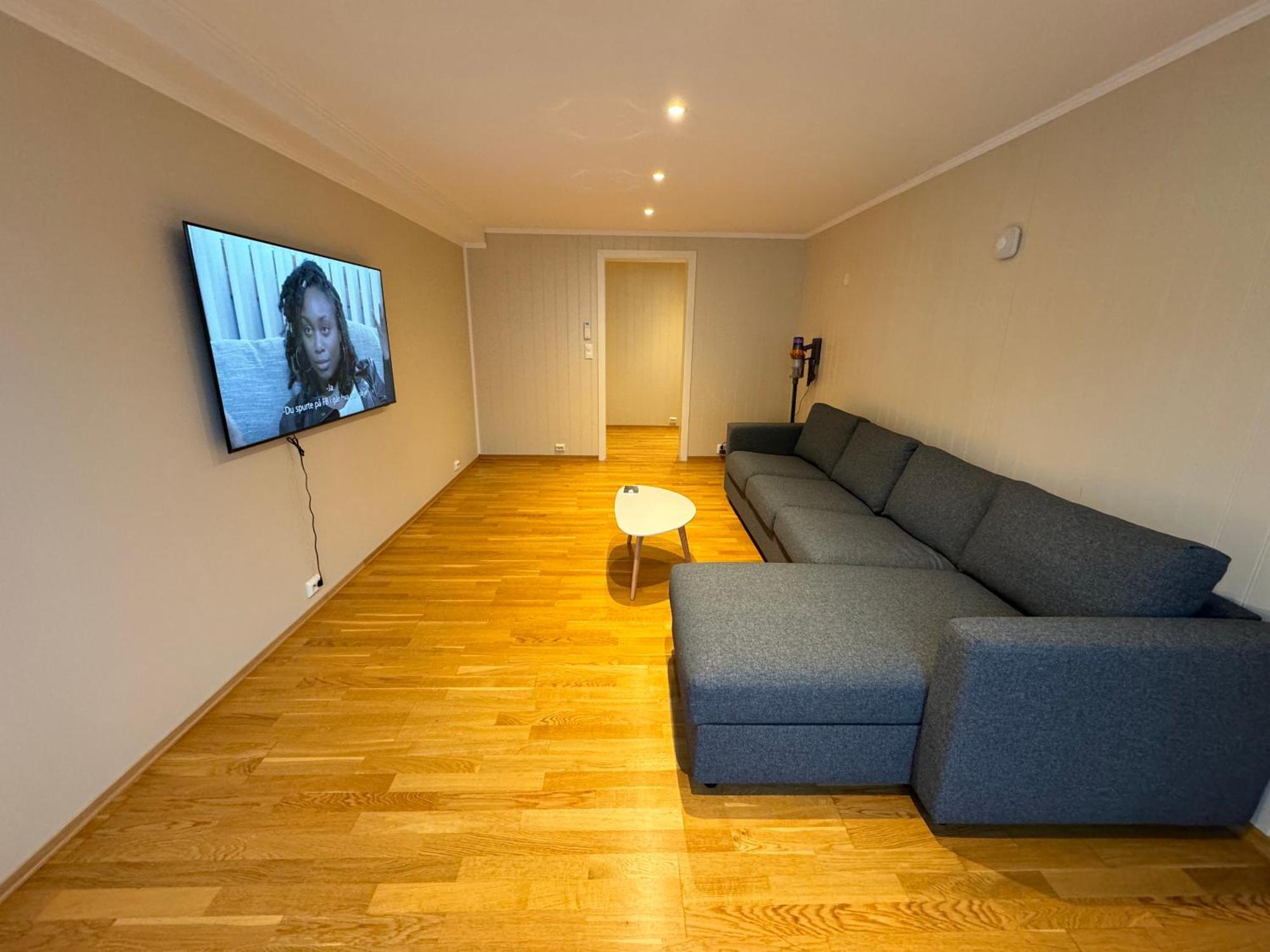 Charming 3-Bedroom Apartment In The Heart Of Кристиансунн Экстерьер фото