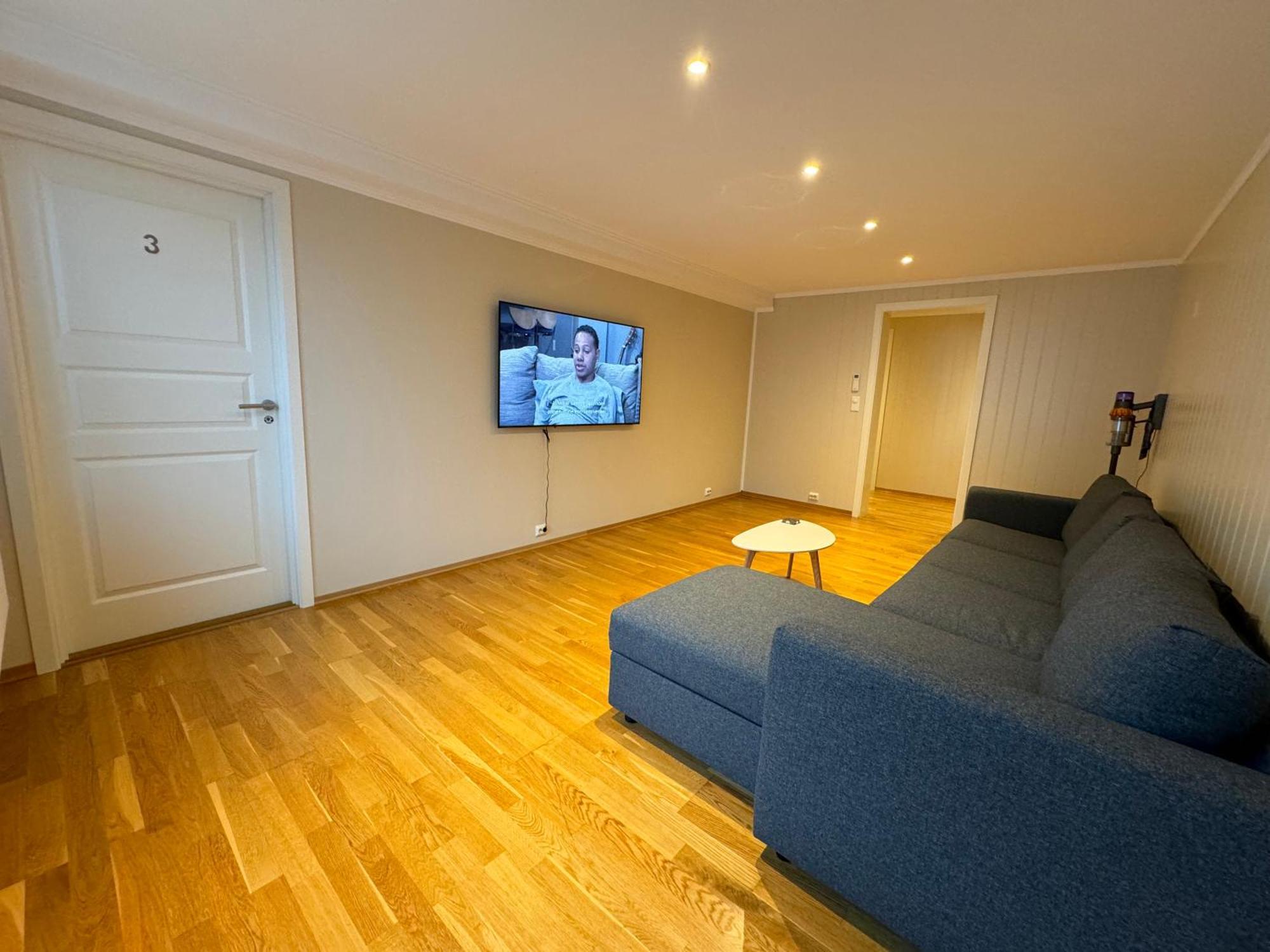 Charming 3-Bedroom Apartment In The Heart Of Кристиансунн Экстерьер фото