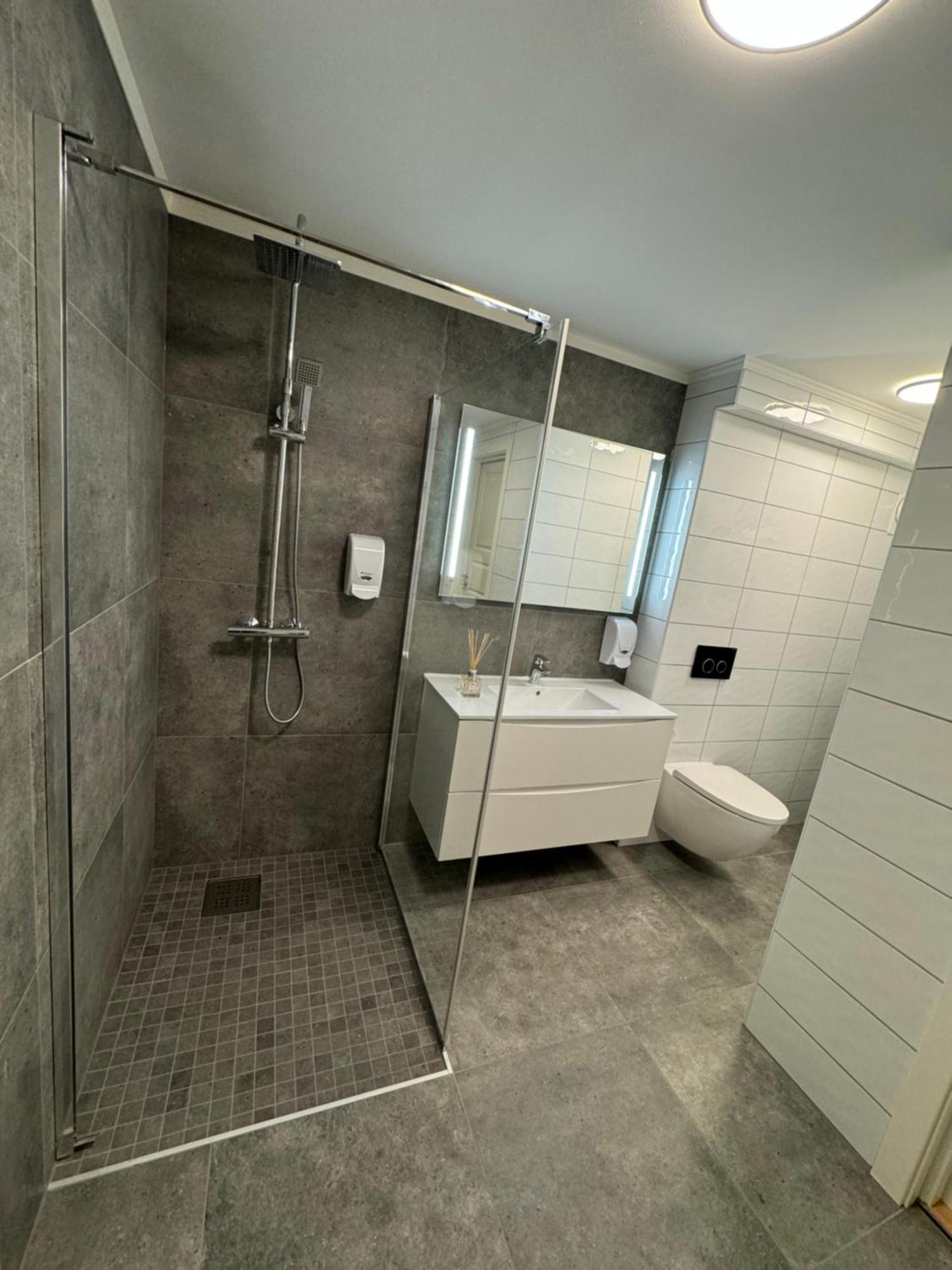 Charming 3-Bedroom Apartment In The Heart Of Кристиансунн Экстерьер фото